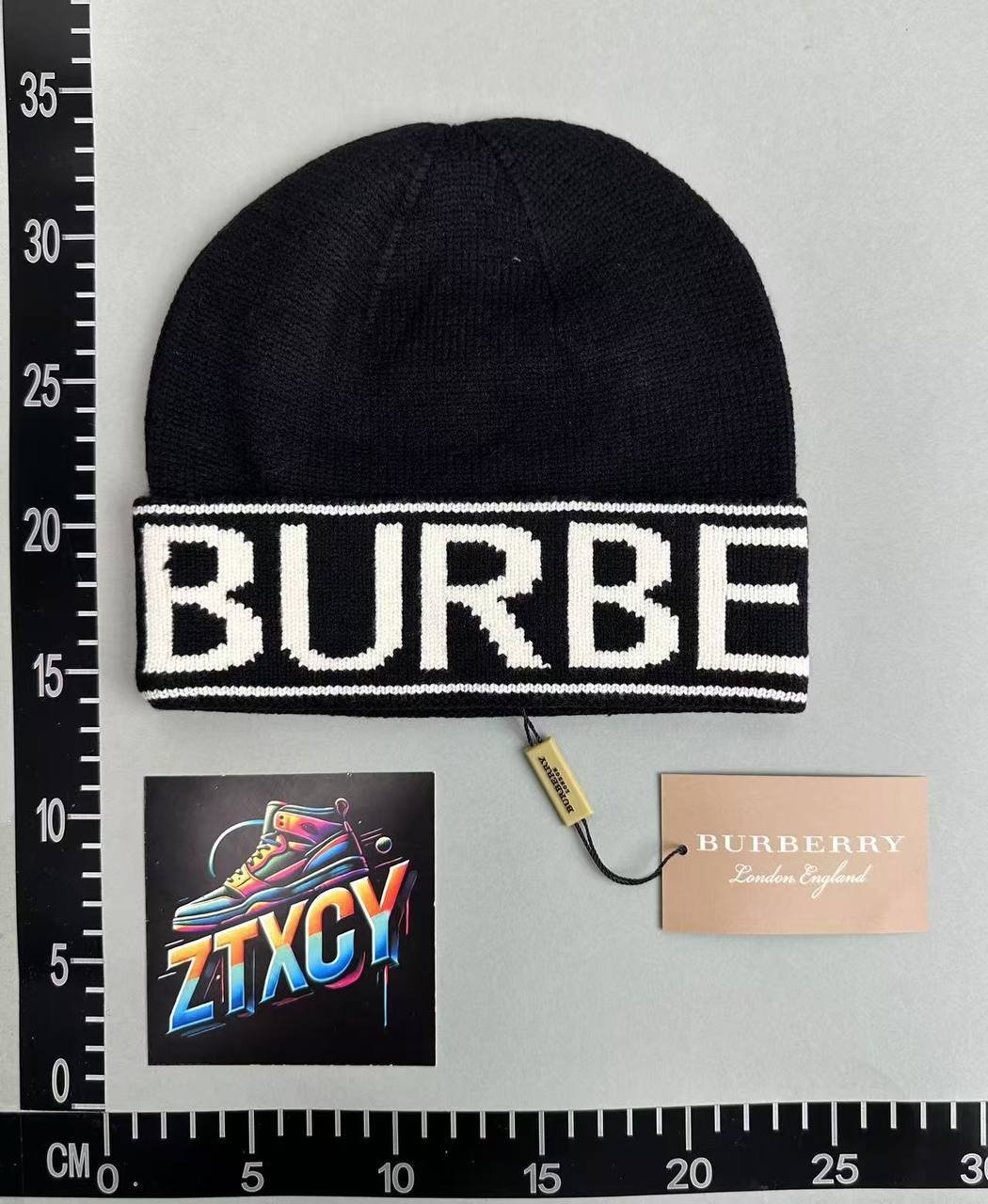 Burberry Beanie -4