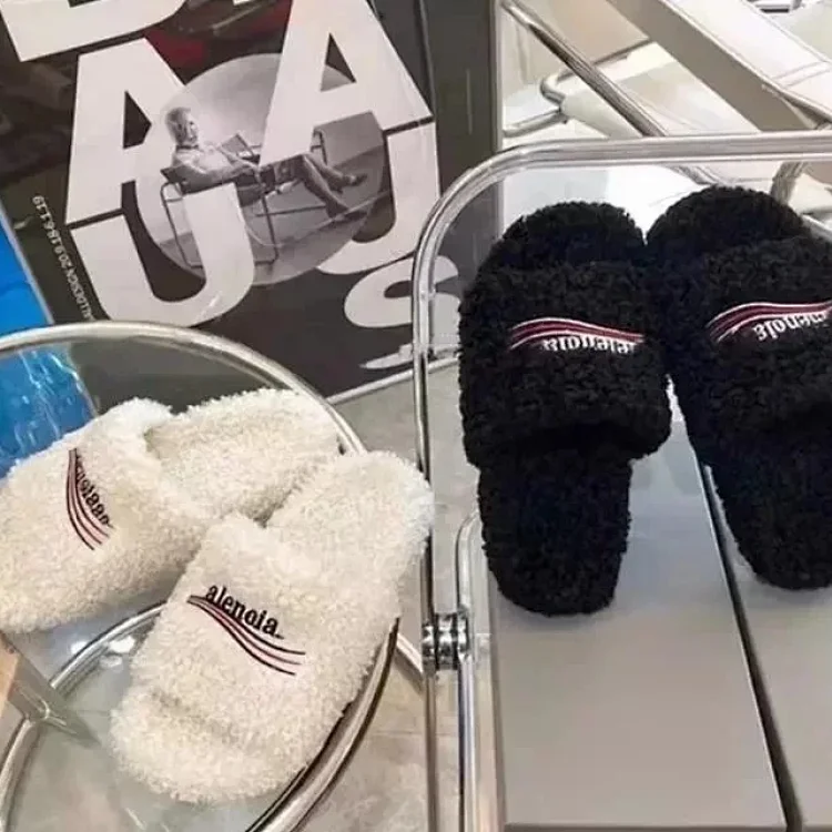 Balenciaga slippers 