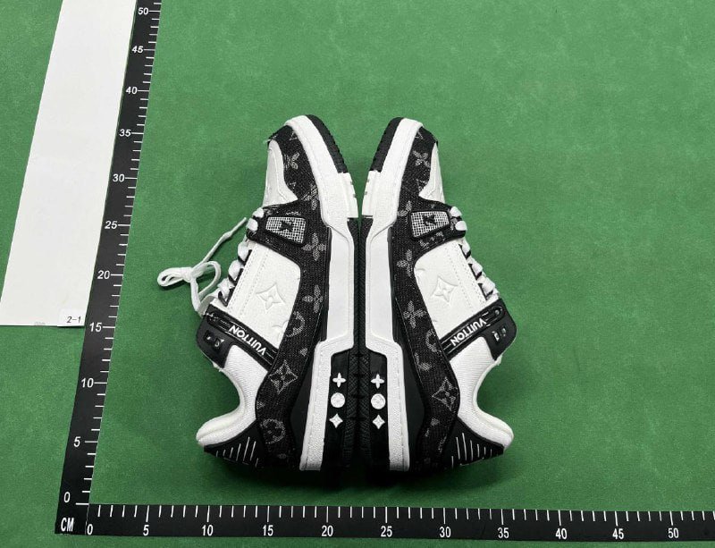 Louis Vuitton Trainer Sneaker -3