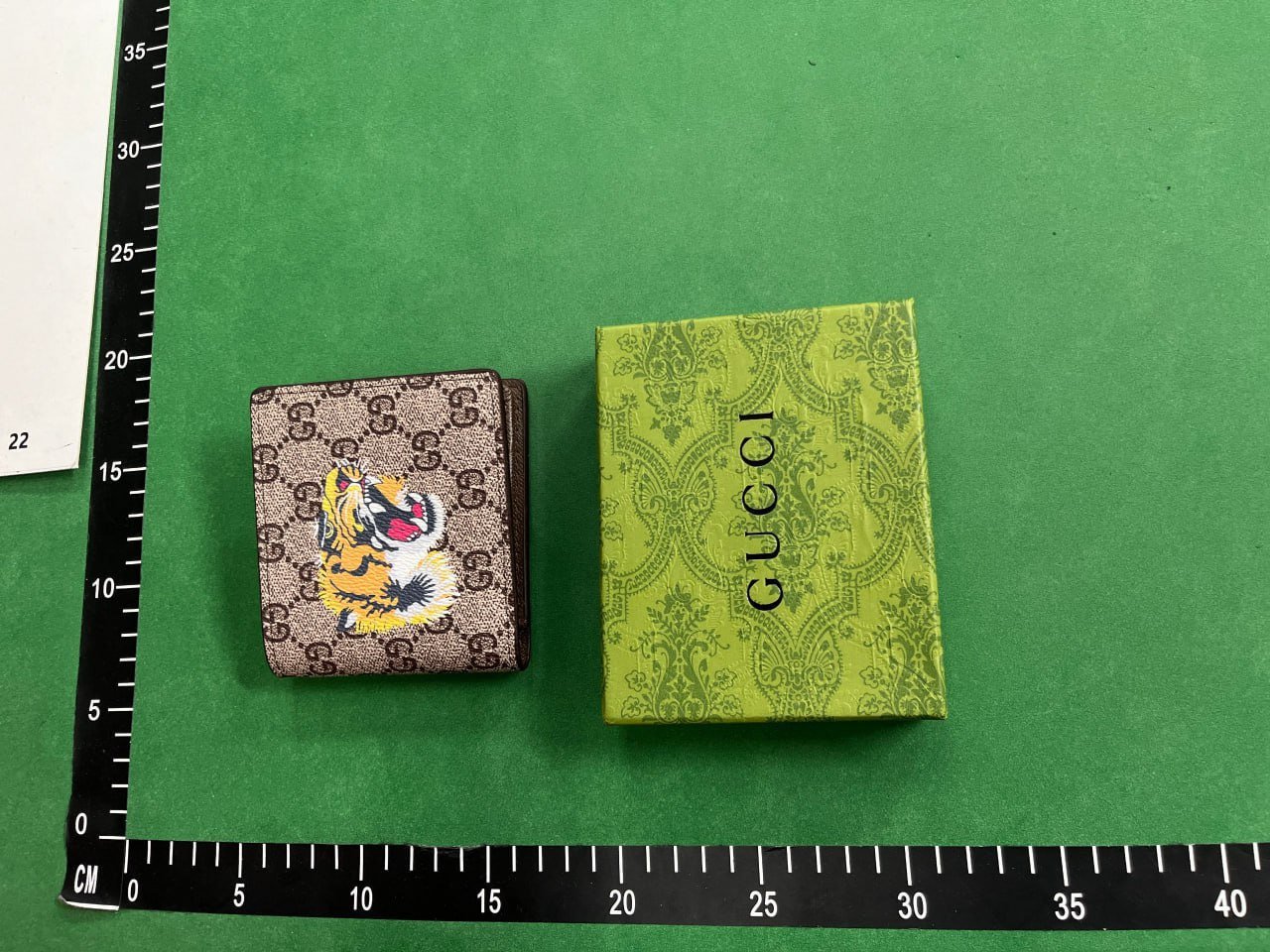 Gucci GG Supreme Wallet [Bee, Tiger, Snake Designs] -3