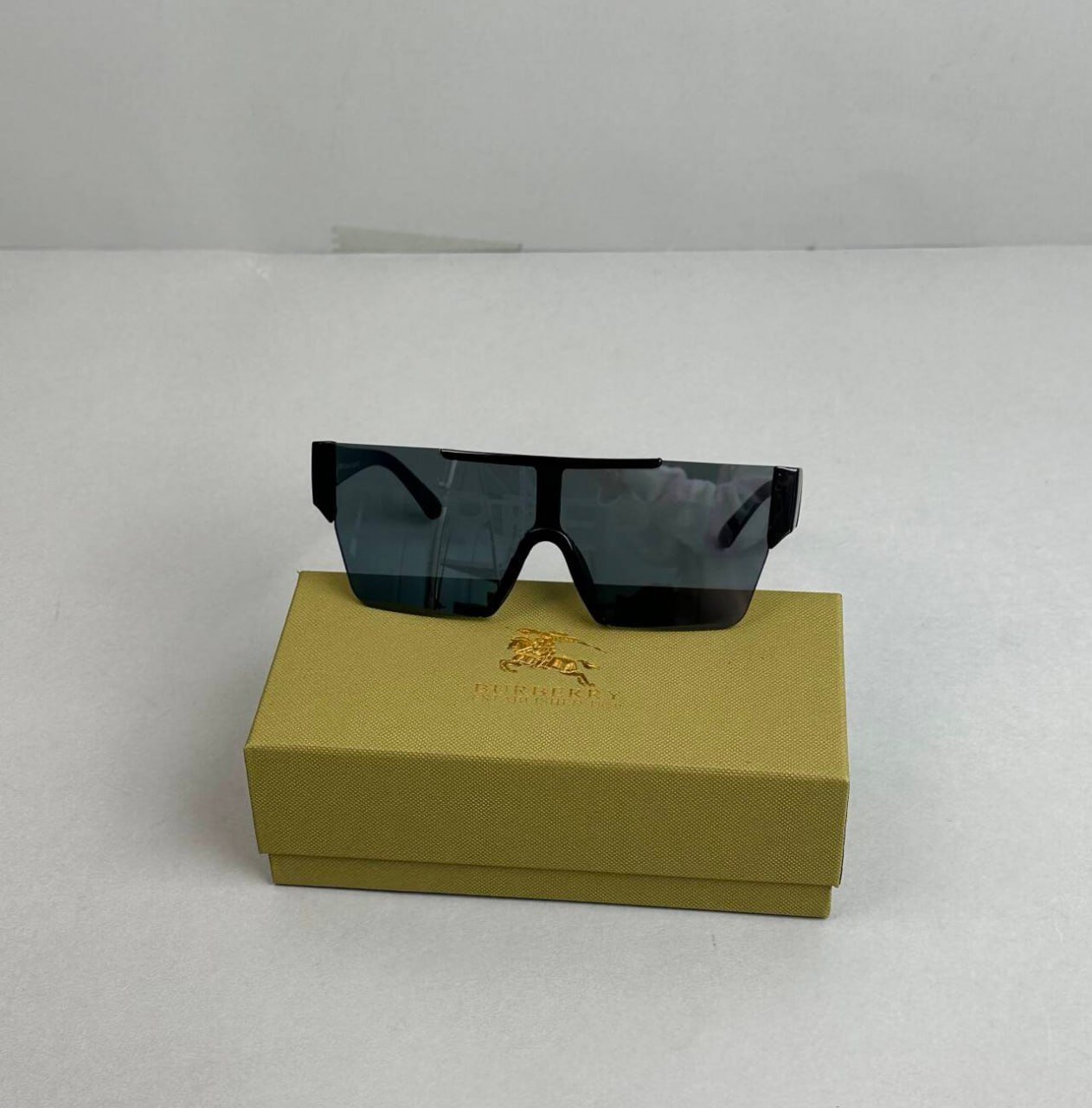 Burberry 4277 Sunglasses -2