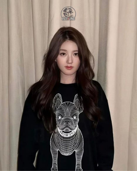 Gildan French Bulldog Line Art T-Shirt - Life Work Design -1