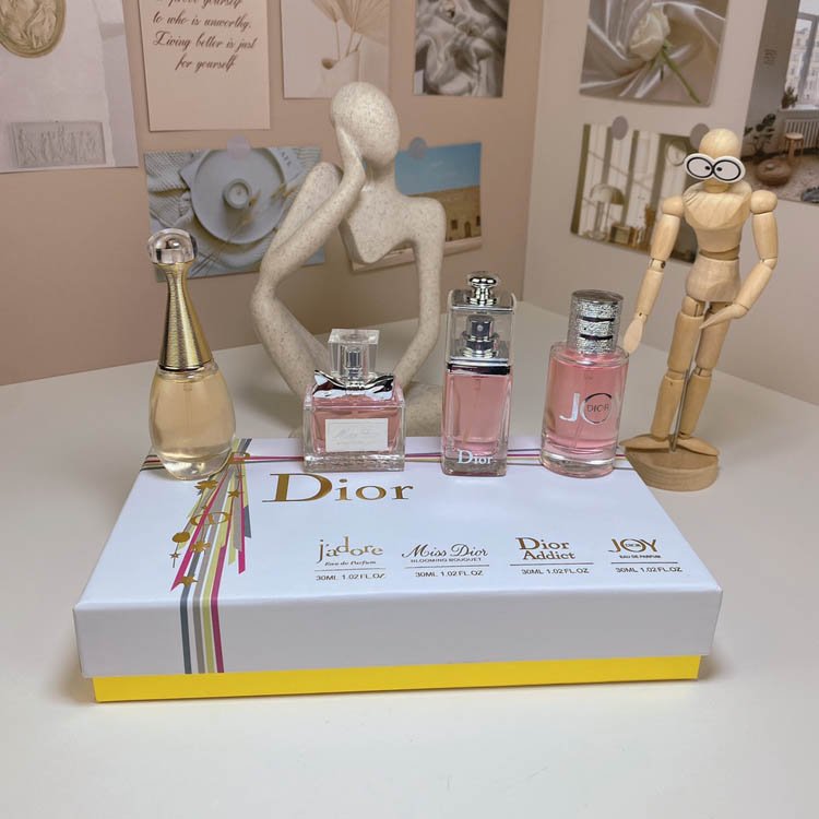 Dior Perfume 4-piece Christmas Edition -7