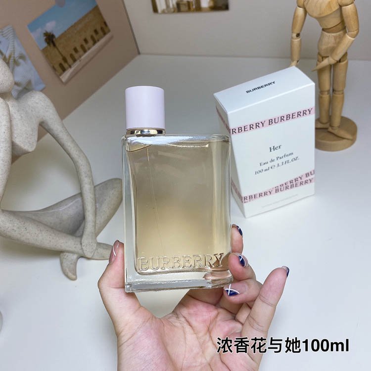 Burberry Flowers and Her Eau de Parfum-3349                   -1