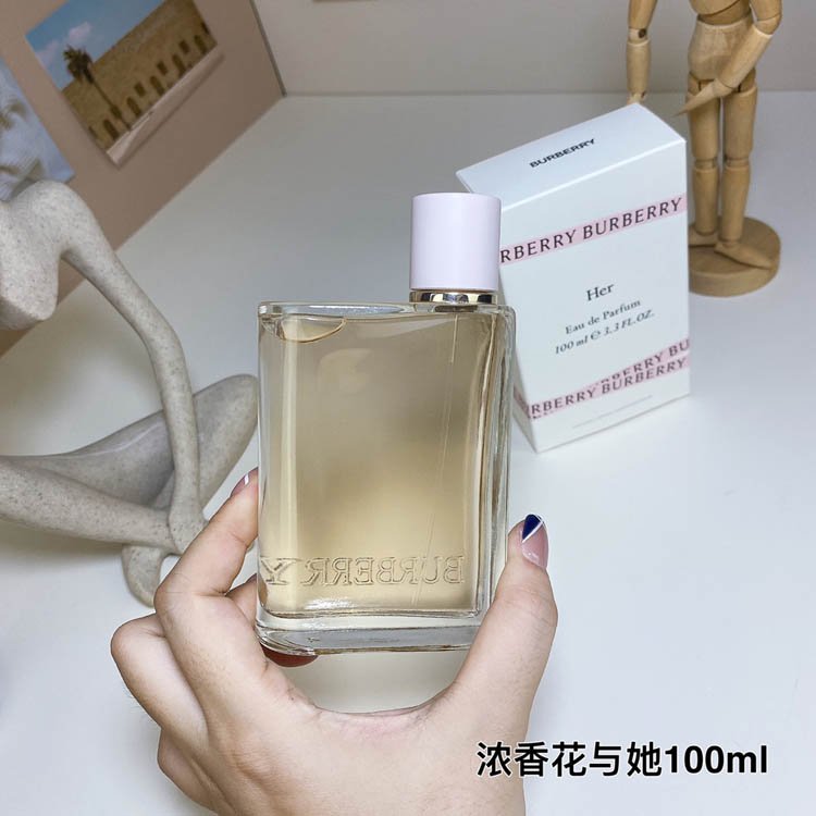 Burberry Flowers and Her Eau de Parfum-3349                   -3