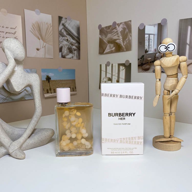 Burberry Flower and Her Eau de Parfum-3346                   -1